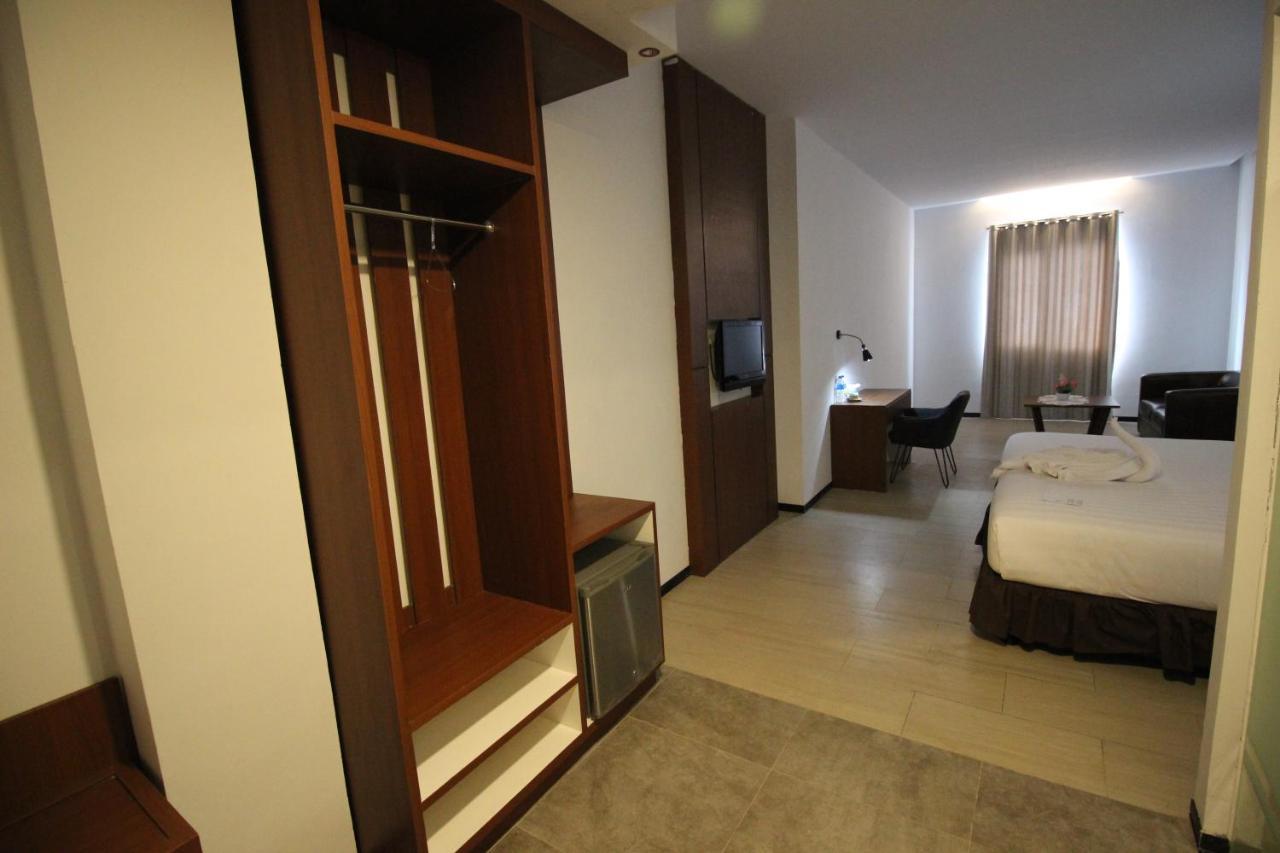 Xtra Hotel Bengkulu Exterior foto