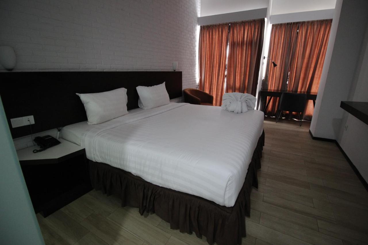 Xtra Hotel Bengkulu Exterior foto