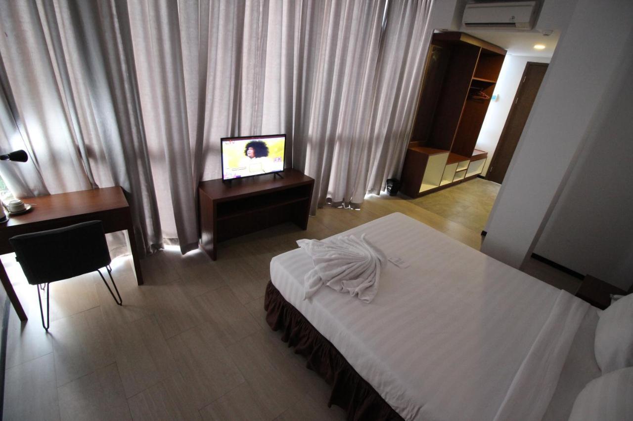 Xtra Hotel Bengkulu Exterior foto