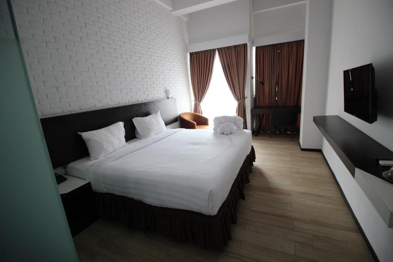 Xtra Hotel Bengkulu Exterior foto