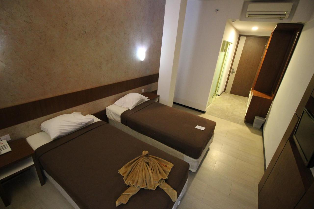 Xtra Hotel Bengkulu Exterior foto